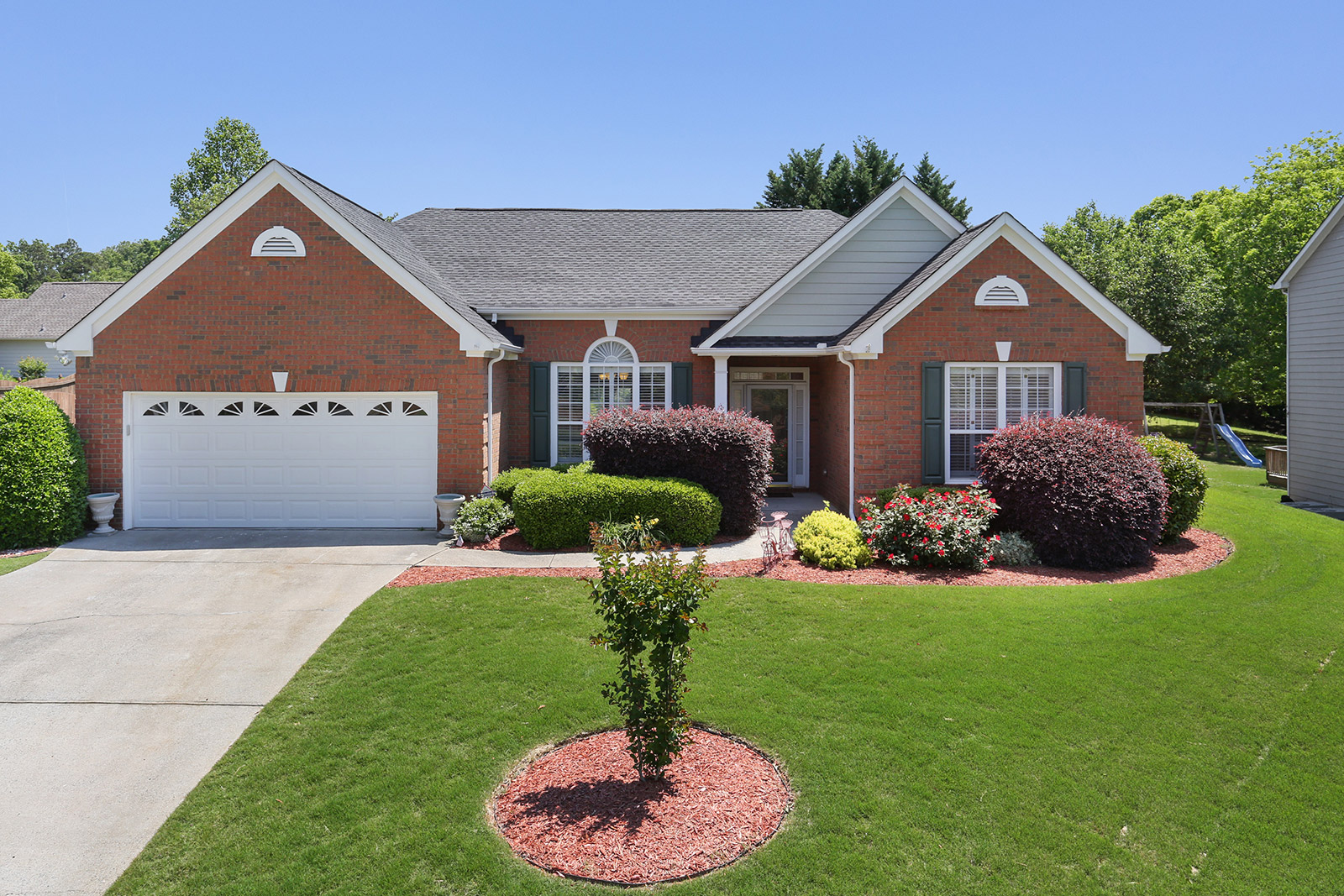 1550 Argonne Ln, 3BR/2.5BA Home for Lease in Alpharetta.